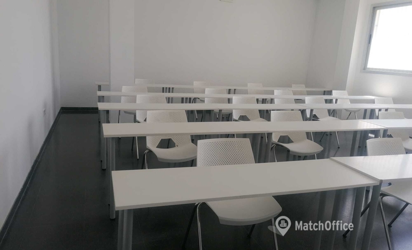 Parque empresarial en alquiler en Sevilla 1500 m², C/Torre Pavas - 4 | MatchOffice.es