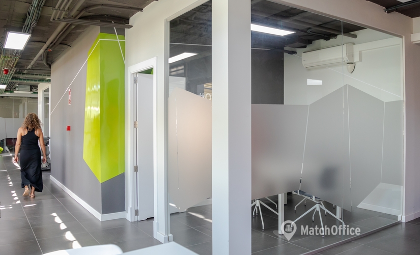 Elija sala de reuniones en Polígono Son Castelló 85 m², Carrer del Fluvià - 9 | MatchOffice.es