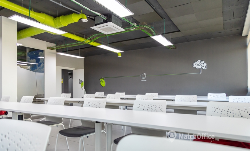 Reserve sala de conferencias en Polígono Son Castelló 85 m², Carrer del Fluvià - 12 | MatchOffice.es