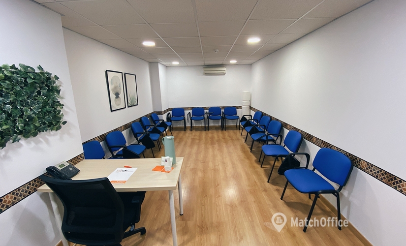 Alquile sala de conferencias en Sevilla 30 m², Plaza Aviador Ruiz de Alda 11 - 13 | MatchOffice
