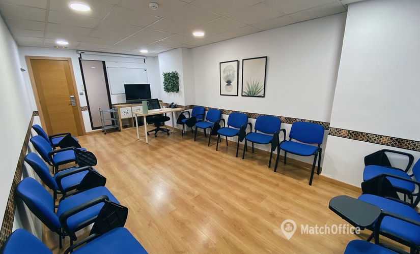 Reserve sala de conferencias en Sevilla 30 m², Plaza Aviador Ruiz de Alda 11 - 14 | MatchOffice