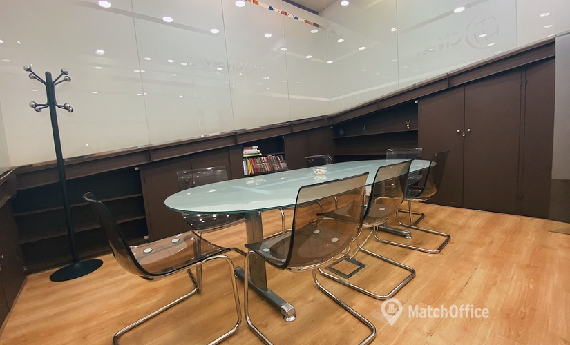 Reserve sala de reuniones en Sevilla 30 m², Plaza Aviador Ruiz de Alda 11 - 19 | MatchOffice.es