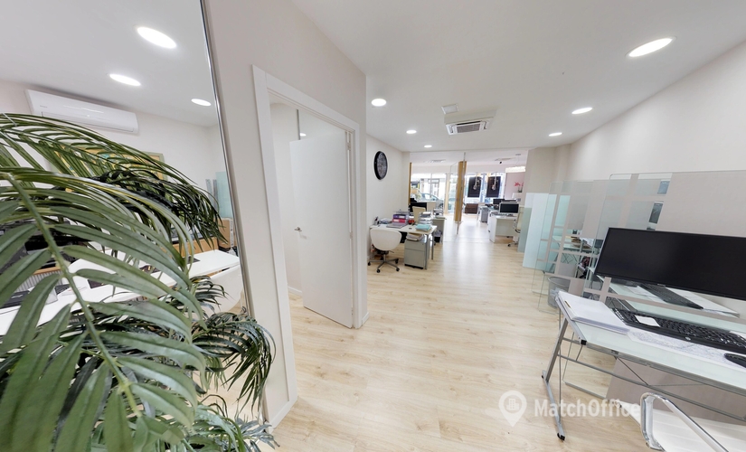 Explore oficinas de coworking en Barcelona 50 m², Avinguda de la Constitució 153 - 2 | MatchOffice