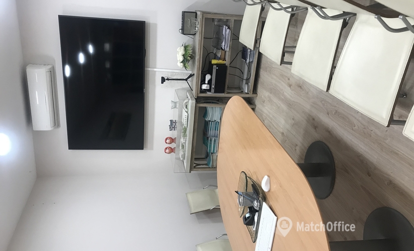 Reserve sala de reuniones en Barcelona 20 m², Avinguda de la Constitució 153 - 2 | MatchOffice