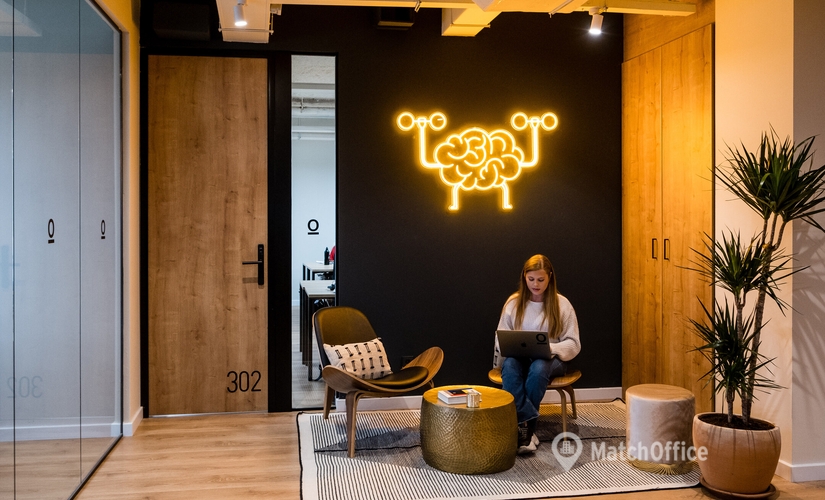 Alquile oficinas compartidas en Madrid Chamberi 2500 m², Calle de Santa Engracia 23 - 0 | MatchOffice