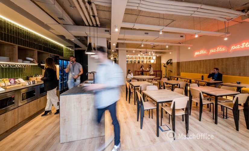 Alquile oficinas compartidas en Madrid Chamberi 2500 m², Calle de Santa Engracia 23 - 0 | MatchOffice.es