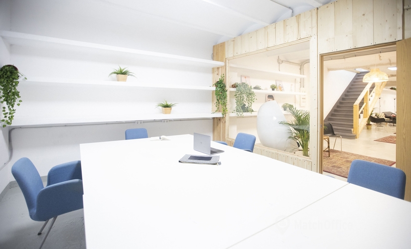 Alquile oficinas de coworking en Barcelona 1000 m², Carrer de Joaquim Ruyra 9 - 2 | MatchOffice