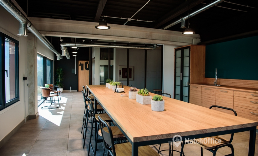 Centros de negocio en alquiler en A Coruña 25 m², Telva 2C - 0 | MatchOffice.es