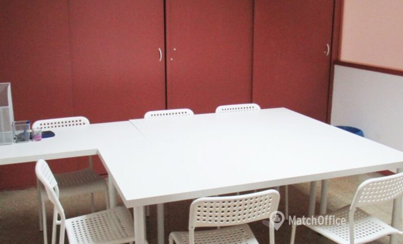 Explore oficinas compartidas en Palma de Mallorca 80 m², Carrer Guillem Costa 2 - 1 | MatchOffice.es