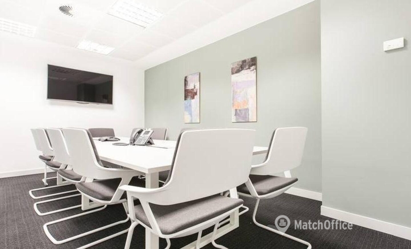 Alquile sala de reuniones fiable en Madrid Centro 300 m², Calle Leganitos 47 - 11 | MatchOffice.es