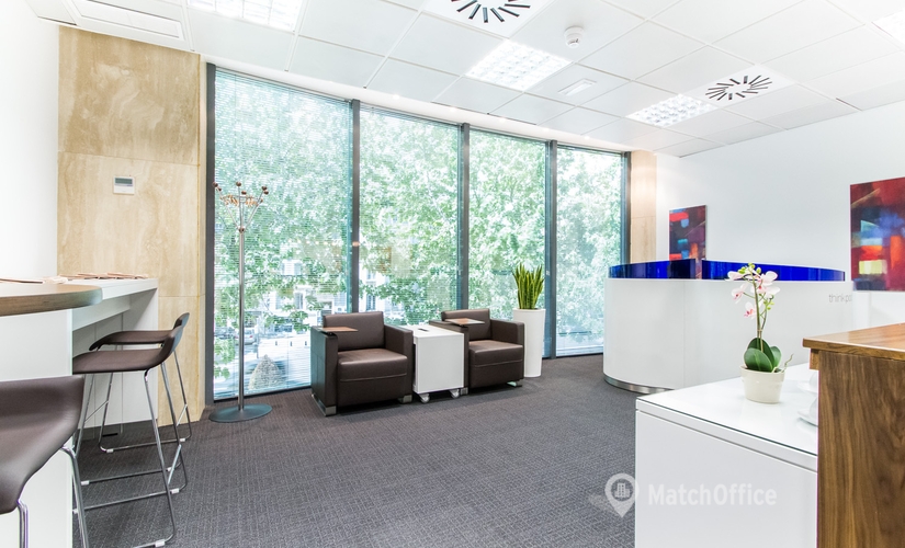 Reserve sala de conferencias equipada en Madrid Centro 150 m², Calle de Francisco Silvela 42 - 1 | MatchOffice