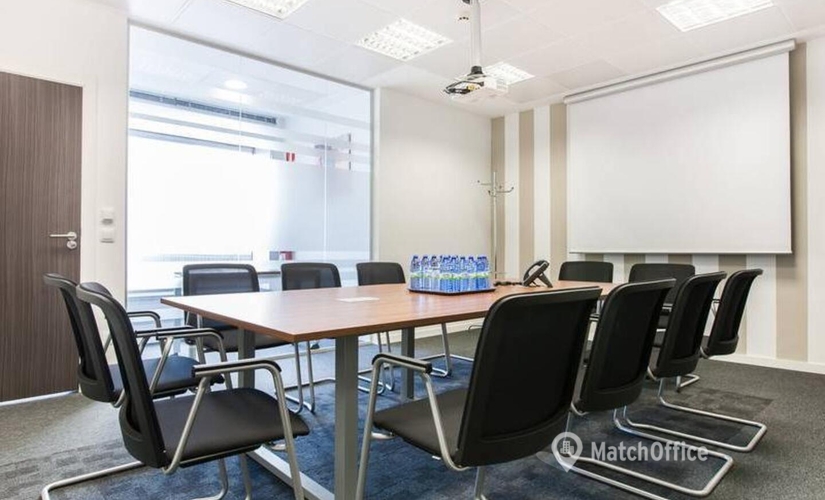 Alquile sala de conferencias acogedora en Madrid Centro 120 m², Paseo de la Castellana 18 - 14 | MatchOffice.es