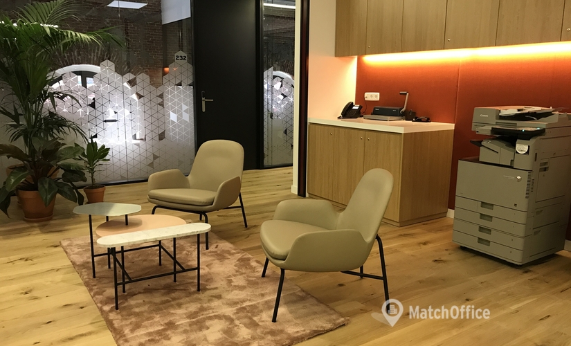 Elija sala de juntas fiable en Madrid Centro 260 m², Calle de Manzanares 4 - 3 | MatchOffice.es