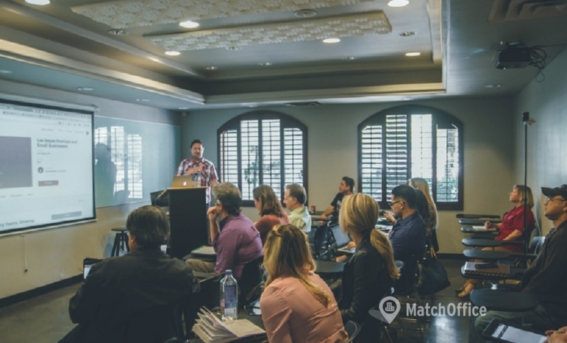 Alquile oficinas compartidas en València 10 m², Carrer del Convent de Santa Clara 6 - 0 | MatchOffice