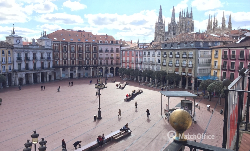 Explore oficinas de coworking en Burgos 75 m², Plaza Mayor 22 - 3 | MatchOffice.es