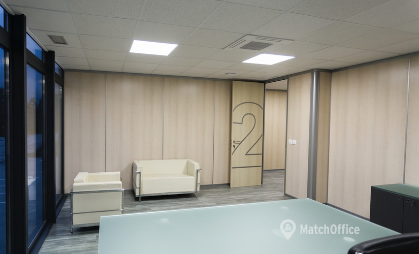 Alquile sala de reuniones fiable en Ferrol 40 m², Avenida Arrieiros esquina Vidrieros - 10 | MatchOffice.es
