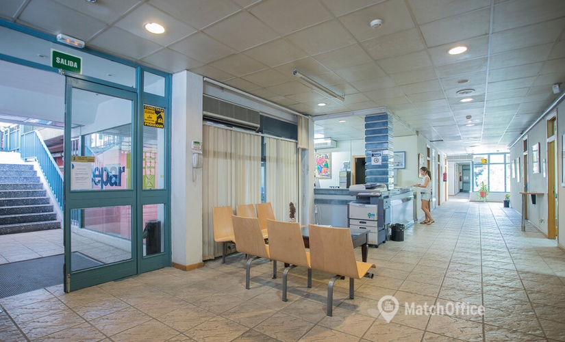 Reserve sala de juntas equipada en Zaragoza 30 m², Calle Vicente Berdusán Bloque D - 4 | MatchOffice.es