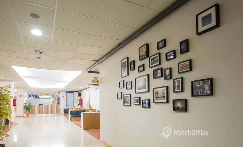 Reserve sala de conferencias equipada en Zaragoza 30 m², Calle Vicente Berdusán Bloque D - 1 | MatchOffice.es