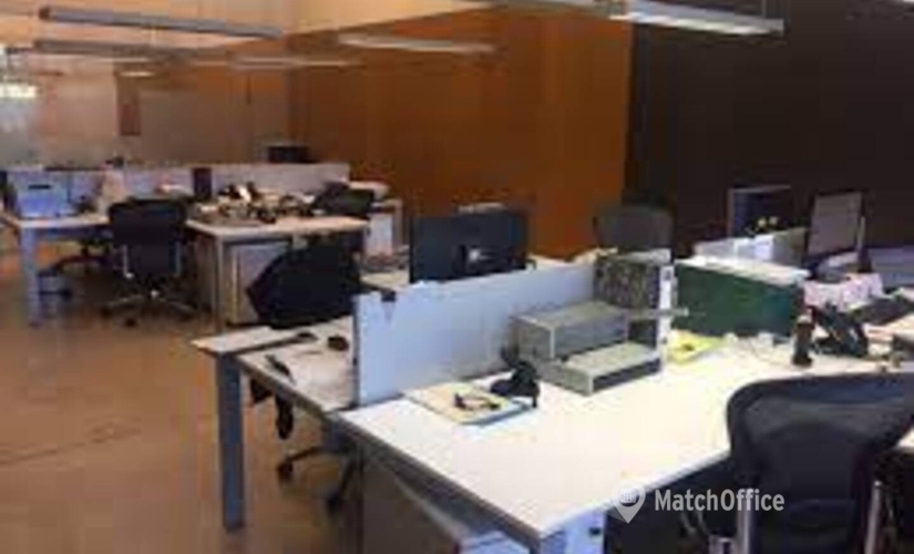 300 m² Shared workspace  in Valencia, Carrer Ernesto Che Guevara 18 bajo (46920) - 3 | MatchOffice.com
