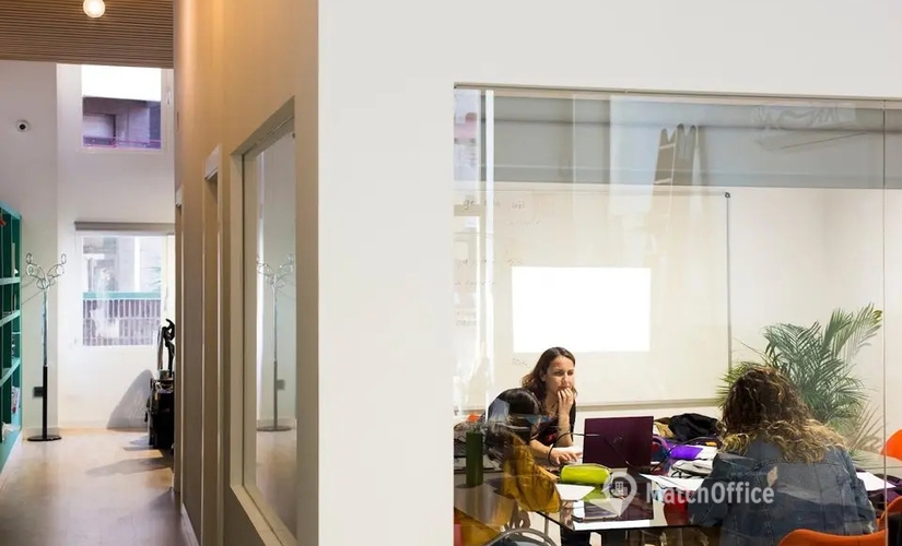 Observe oficinas temporales en Granada 40 m², Avenida de Andalucía - 2 | MatchOffice