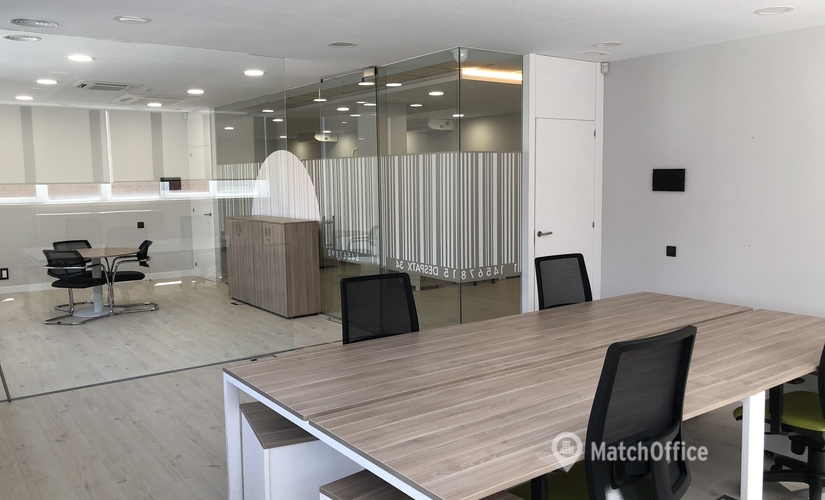 Micentro de negocio disponible para alquilar en Eixample 100 m², Ronda President Irla 26 - 4 | MatchOffice