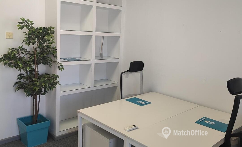 Alquile oficinas compartidas en Sevilla 40 m², Calle Luis Fuentes Bejarano - 3 | MatchOffice