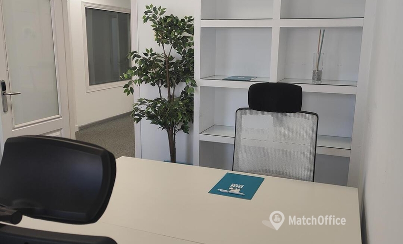 Observe oficinas de coworking en Sevilla 40 m², Calle Luis Fuentes Bejarano - 4 | MatchOffice