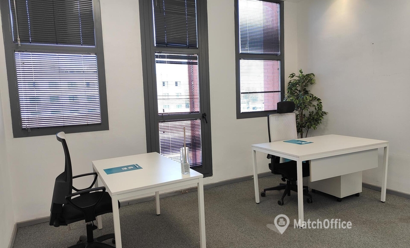 Alquile oficinas de coworking en Sevilla 40 m², Calle Luis Fuentes Bejarano - 1 | MatchOffice