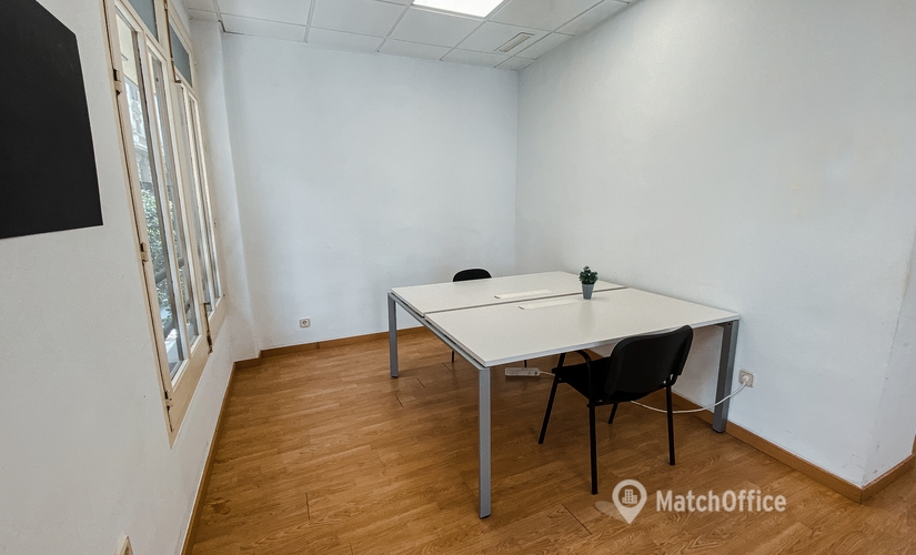 Parque empresarial disponible para alquilar en València 400 m², C/ del Convent de Sta. Clara - 2 | MatchOffice.es