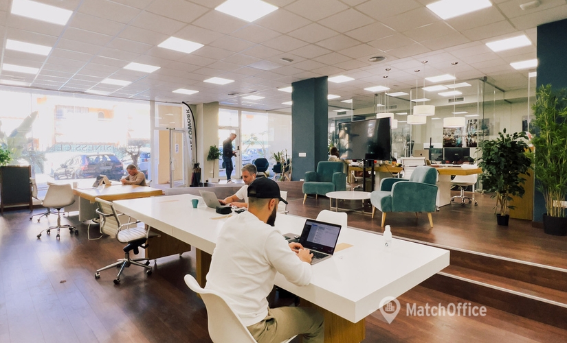 Centros de negocio en alquiler en Marbella 256 m², Local 1-2 - 3 | MatchOffice.es