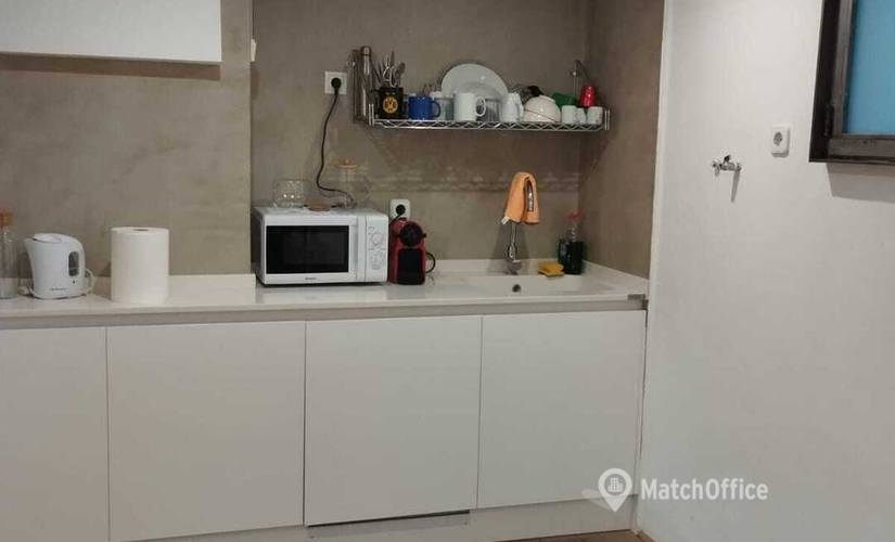 Alquile oficinas compartidas en Barcelona 80 m², Carrer de Ríos Rosas 17 - 4 | MatchOffice.es