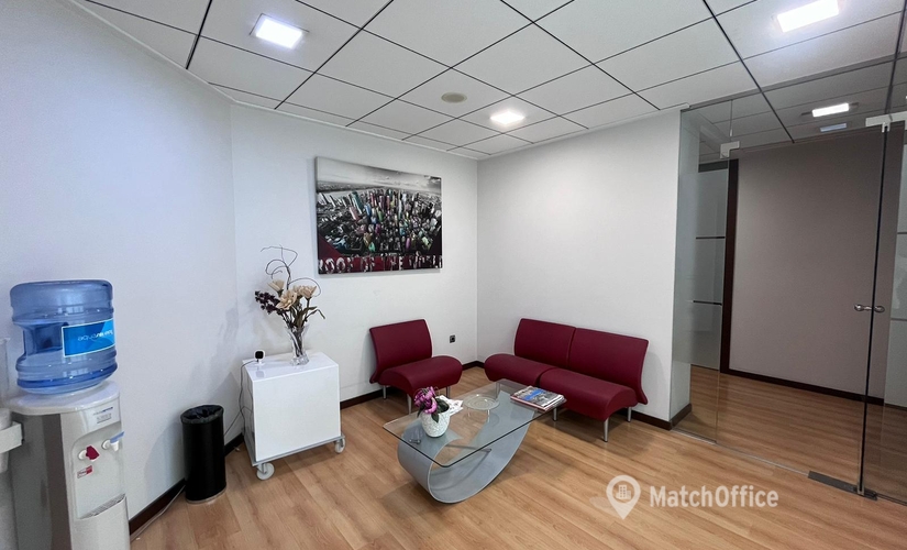 Centros de negocio en alquiler en València 500 m², Carrer Cirilo Amorós 51 - 1 | MatchOffice