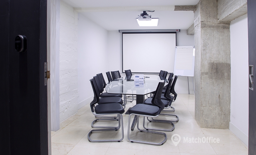 Reserve sala de juntas en Madrid Centro 300 m², Calle Edgar Neville 6 - 3 | MatchOffice