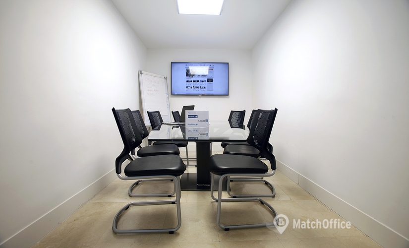 Reserve sala de conferencias en Madrid Centro 300 m², Calle Edgar Neville 6 - 4 | MatchOffice.es