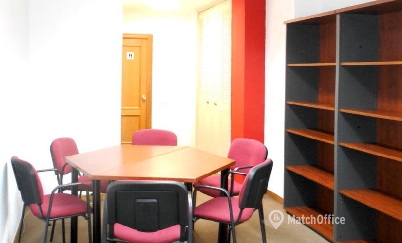 Alquile sala de conferencias fiable en León 25 m², Sala de Reuniones.C/ Alférez Provisional 2 - 4 | MatchOffice.es