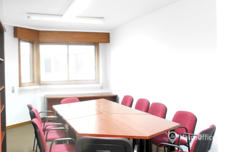 Elija sala de juntas en León , Sala de Reuniones.C/ Alférez Provisional 2 - 1 | MatchOffice