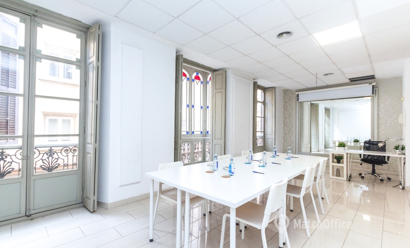 Alquile sala de reuniones en Málaga 40 m², Calle Alhóndiga 6 - 0 | MatchOffice