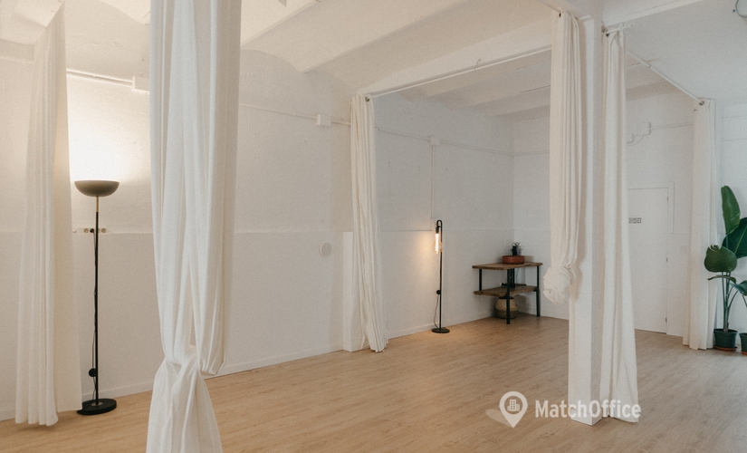 Explore coworking en Maresme 100 m², Carrer de Sant Antoni 56 - 1 | MatchOffice.es