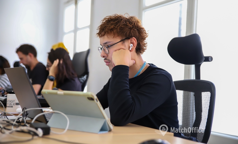 Explore oficinas de coworking en Gràcia 100 m², Carrer de Joaquim Ruyra 9 - 2 | MatchOffice