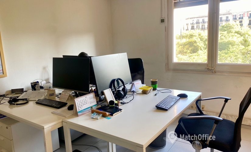 Oficina disponible para alquilar en Eixample 20 m², Plaça del Doctor Letamendi 7 - 4 | MatchOffice