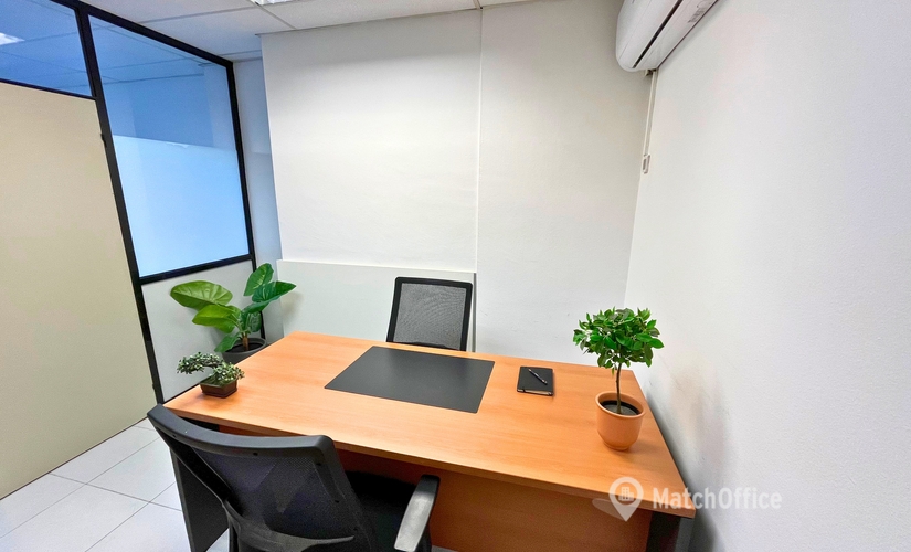 Oficina disponible para alquilar en Eixample 15 m², Plaça del Doctor Letamendi 7 - 2 | MatchOffice