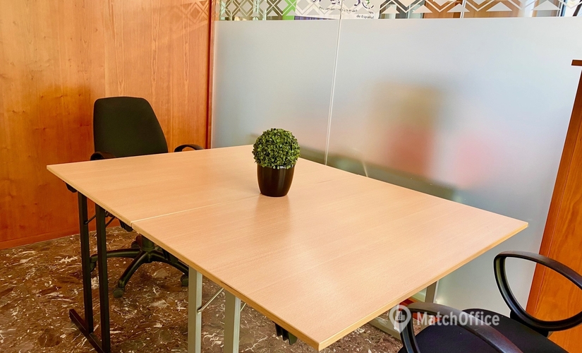 Despacho en alquiler en Eixample 20 m², Plaça del Doctor Letamendi 1 - 2 | MatchOffice.es