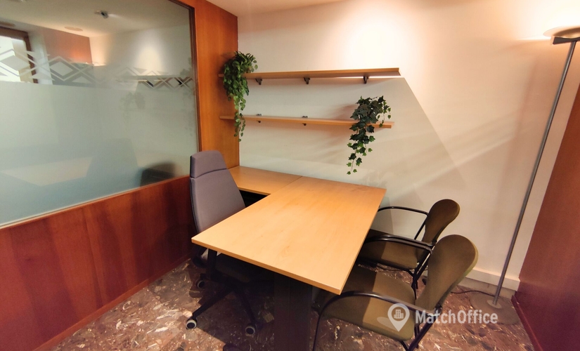 Despacho en alquiler en Eixample 12 m², Plaça del Doctor Letamendi 1 - 2 | MatchOffice