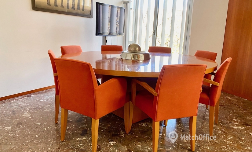 Oficina comercial disponible para alquilar en Eixample 12 m², Plaça del Doctor Letamendi 1 - 3 | MatchOffice