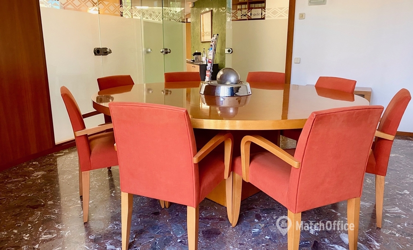 Reserve sala de juntas en Eixample 30 m², Plaça del Doctor Letamendi 1 - 1 | MatchOffice