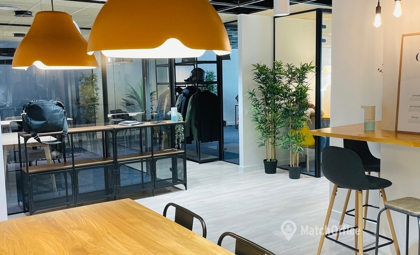 Oficina comercial disponible para alquilar en Madrid Tetuán 400 m², Calle de Orense 11 - 1 | MatchOffice.es