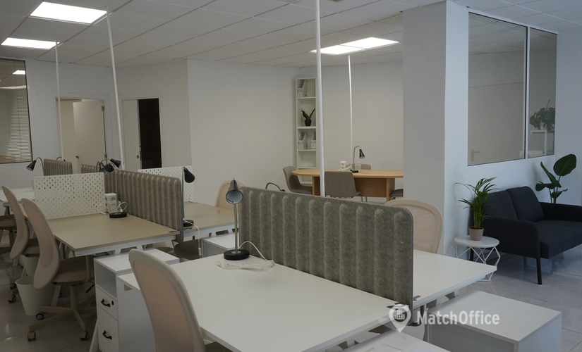 Explore oficinas compartidas en València 135 m², Avinguda de les Balears 9 - 3 | MatchOffice.es