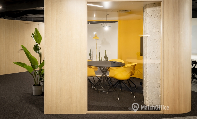 Oficina comercial disponible para alquilar en Madrid Chamartín 200 m², Calle de López de Hoyos 141 - 5 | MatchOffice.es
