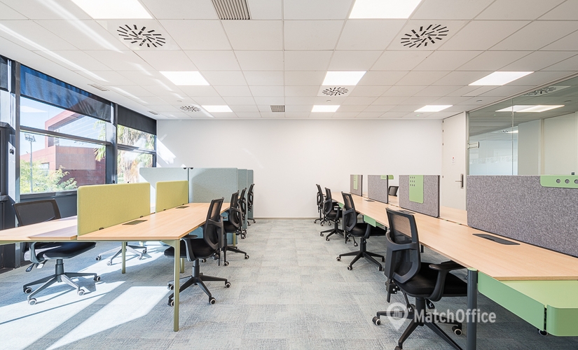 Explore coworking en Sevilla 233 m², C/ José Delgado Brackembury nº 11 - 3 | MatchOffice