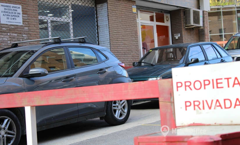 Explore oficinas de coworking en Nou Barris 120 m², Carrer del Doctor Pi i Molist 65 - 4 | MatchOffice